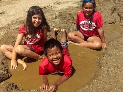 Kids play in the dirt